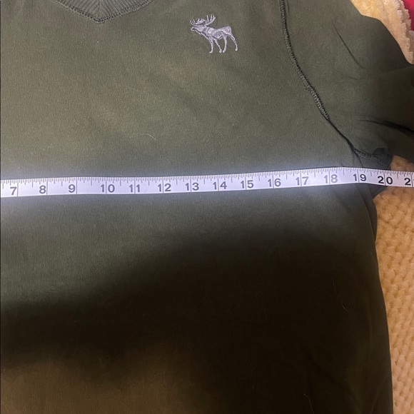 Hell yeah! Abercrombie, Muscle fit, long sleeve AND green! - Picture 6 of 7